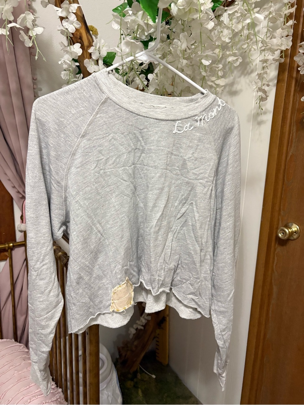 Vintage Light Gray Crewneck Sweatshirt with White Script La Montana